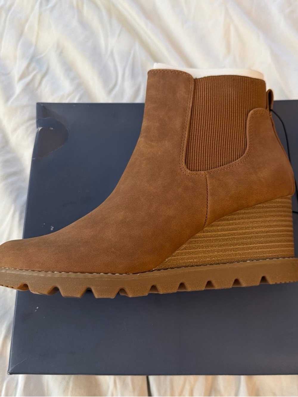 Women’s Wedge Chelsea Boot - Brown
Size 10